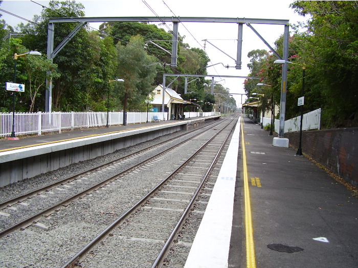 The view of Austinmer station from the down platform looking towards Sydney.