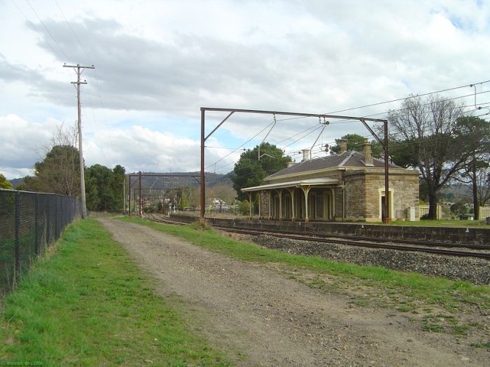 
The view of the station looking towards Sydney.  The one-time up
platform has been removed.
