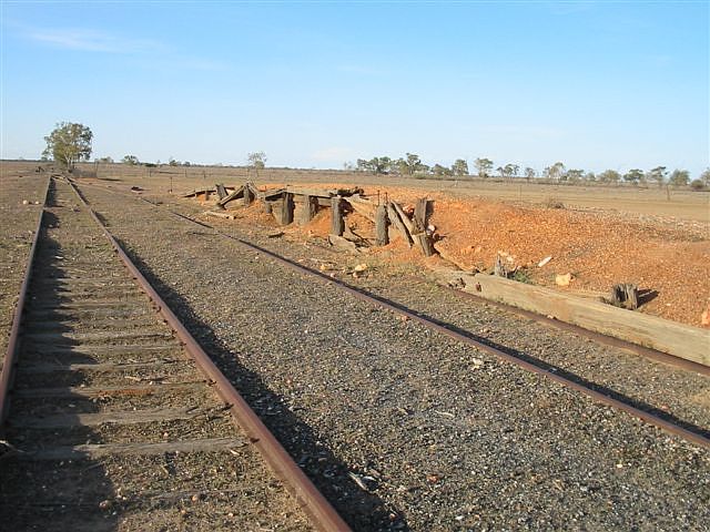 
The crumbling remains of the platform on the loop siding.
