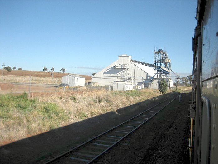 The Combo wheat siding and silo looking towards Dubbo.