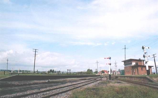 
An overall view of the unusually positioned platforms looking towards Cessnock.
Note that a new sempahore arm has been added to the down signal.
