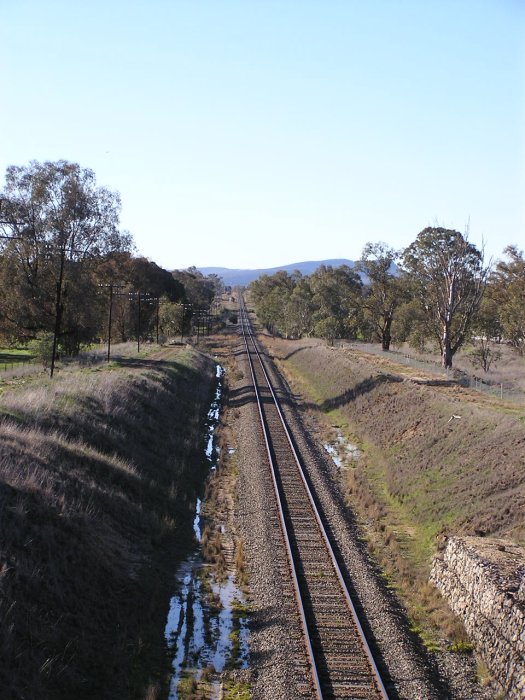 Looking north from Billy Hughes Bridge which carries the old Hume Highway (Wagga Road) over the Main South Line at Ettamogah.