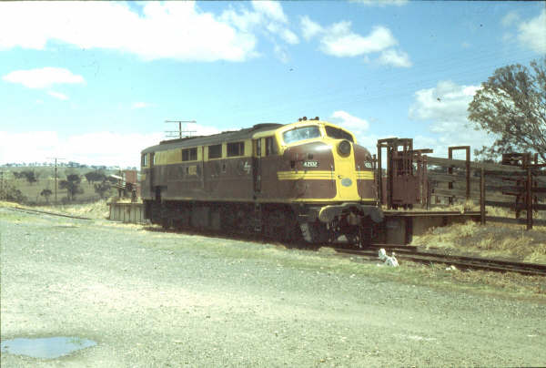 42102 sits in the cattle dock siding at Gunning on a Sunday in 1980.