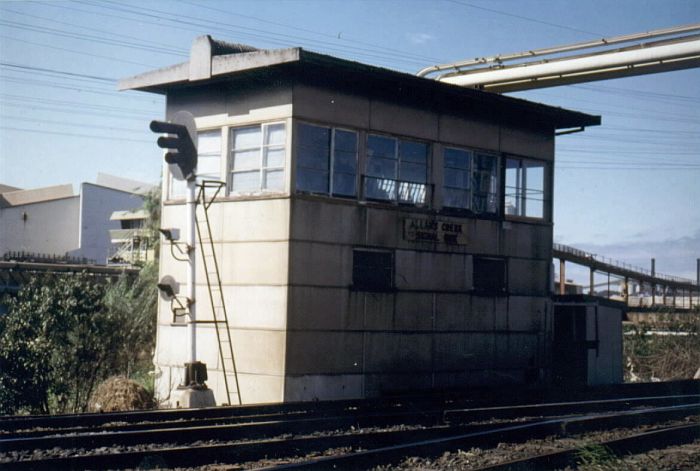 
Allan's Creek signal box was located between Lysaghts and Cringila on the Port
Kembla branch.  It controlled the lines to Lysaghts and AIS sidings.
