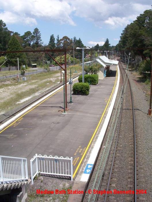
The view looking towards Sydney along the down platform.
