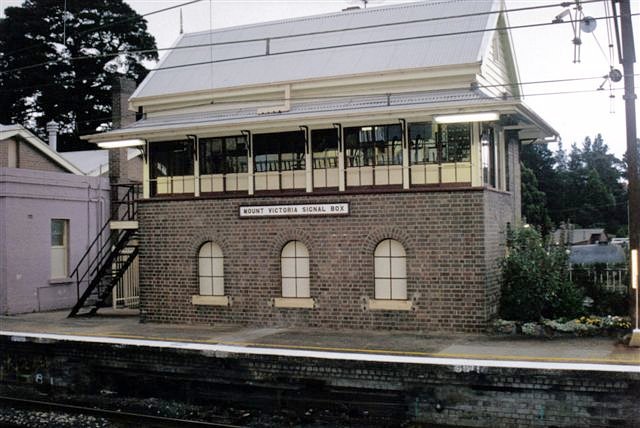 A closer view of the signal box.