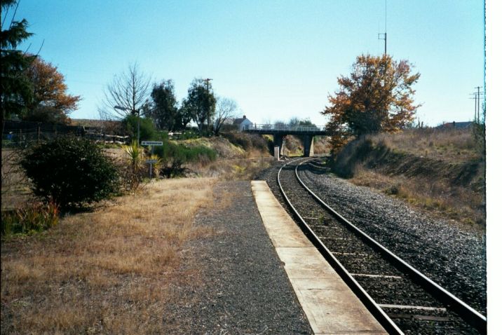 
The view from the end of the platform, looking in the direction of Blayney.
