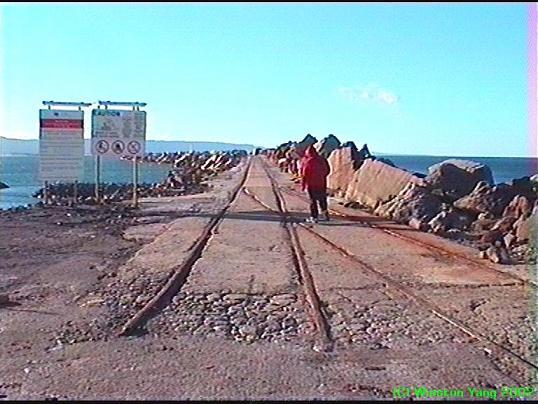 
The tracks beyond Port Kembla extended to the Eastern Breakwater, and were
used by construction and maintenance trains.
