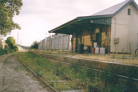 
A view of the unused platform 1, looking towards Sydney.
