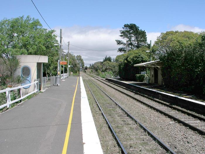 
The view looking south along the platforms.
