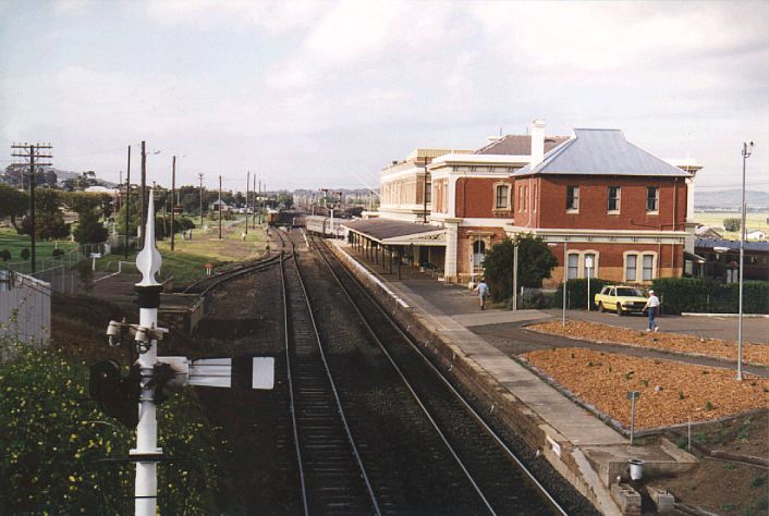 
The view of the station building from the footbridge to the north.
The Main North is in the centre, the branch to Mungindi is behind the
station buildings.
