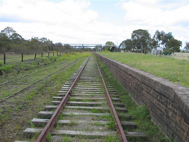 
The view along Weston platform, looking towards Cessnock.
