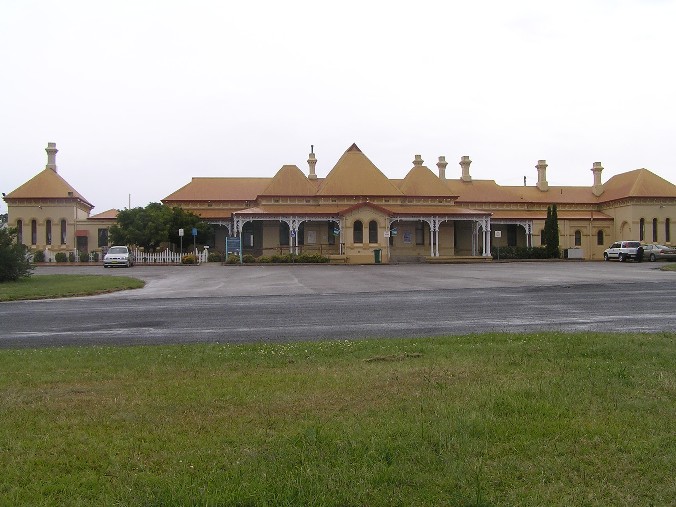 
A shot of the impressive station building from the road side.
