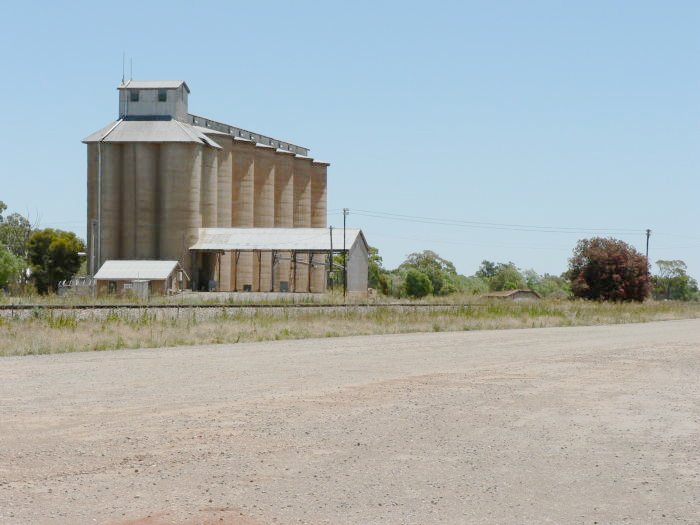 The older grain silos at Barellan.