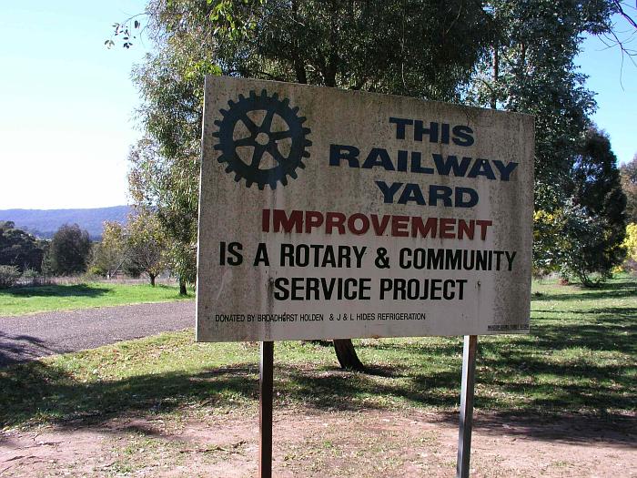 
A sign advertising that the local Rotary group is involved in preserving
the area.
