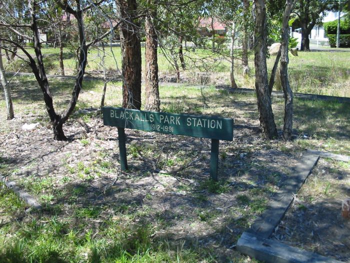 
A sign on the platform, advertising its use as a station from 1912 to 1991.
