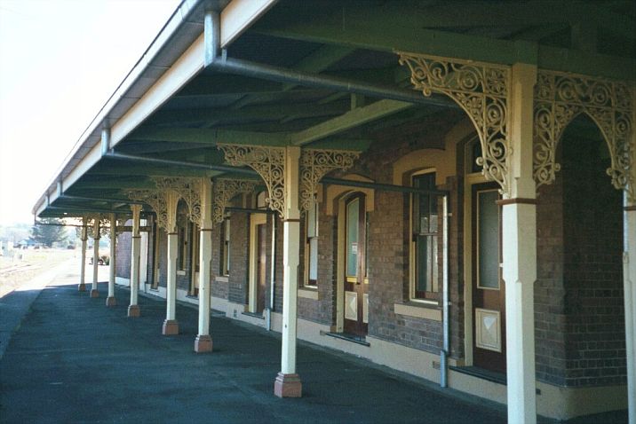 
The intricate wrought iron work on the disused back platform.
This platform was used for passenger trains which headed down the branch
line to Cowra.
