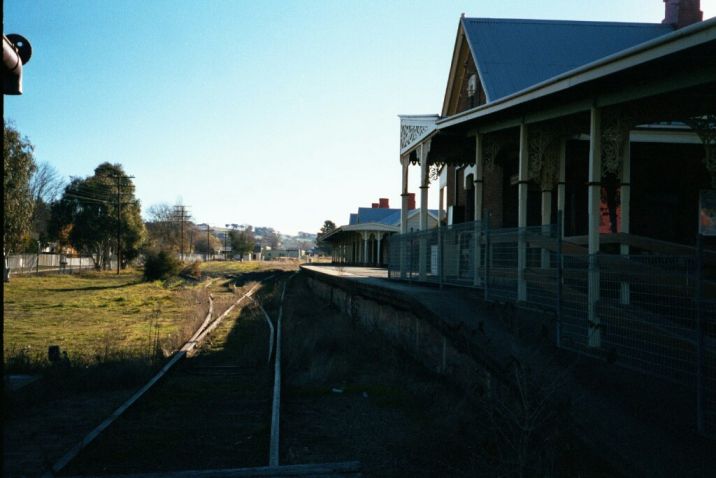 
The disused back platform.  The track here is no longer in use.
