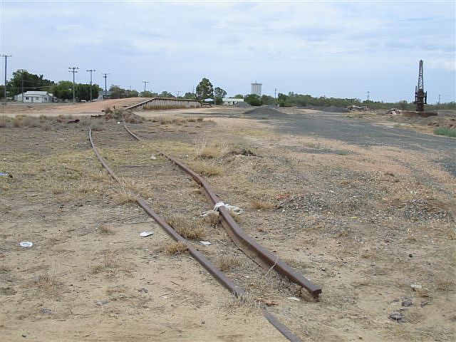 
The view of the remains of the yard.  The old goods platform is on the left
with the jib crane on the right.
A lot of the tracks have been lifted and it looks like the site is
undergoing development of sorts.
