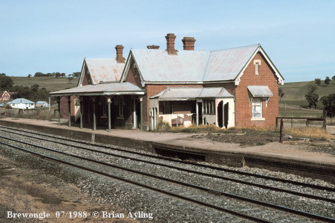 
The derelict station building on the down platform in July 1988, shortly before
its demolition. The foundations of the former signal box are visible at right.
The up platform had already been removed.
