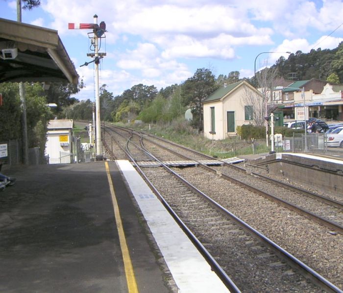 
The semaphore signal at the up end of platform 1.
