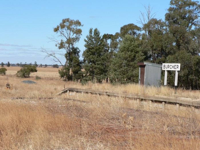 A closer view of the shed and name-board at the down end of the platform. The points lever on the far left controlled the turntable siding.