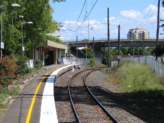 
The tiny station at Camellia looking south towards Rosehill.
