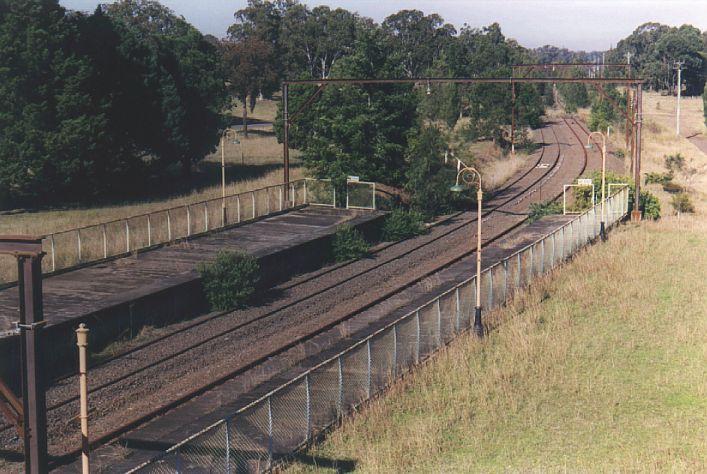 
Looking south from the footbridge at Cochrane station, towards
Dunheved.

