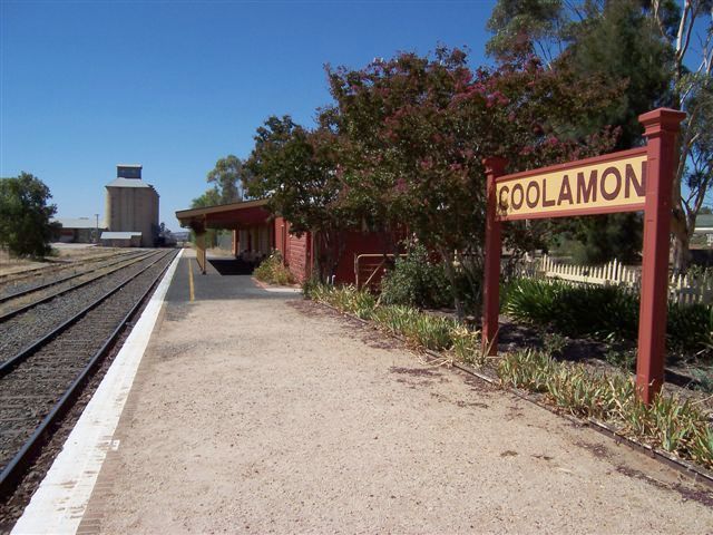 
Another view along the platform, looking towards Junee.
