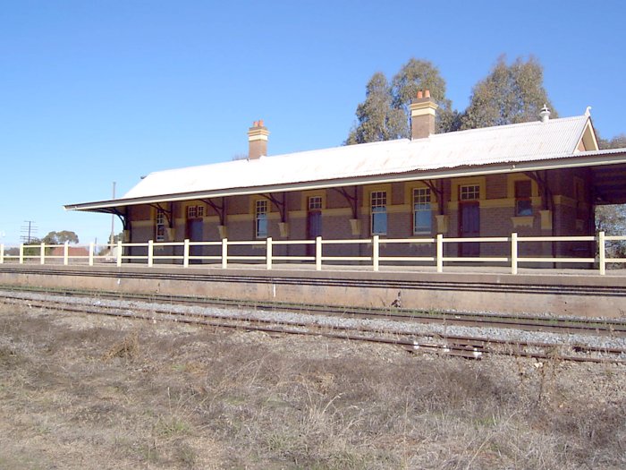 The single-storey station building.