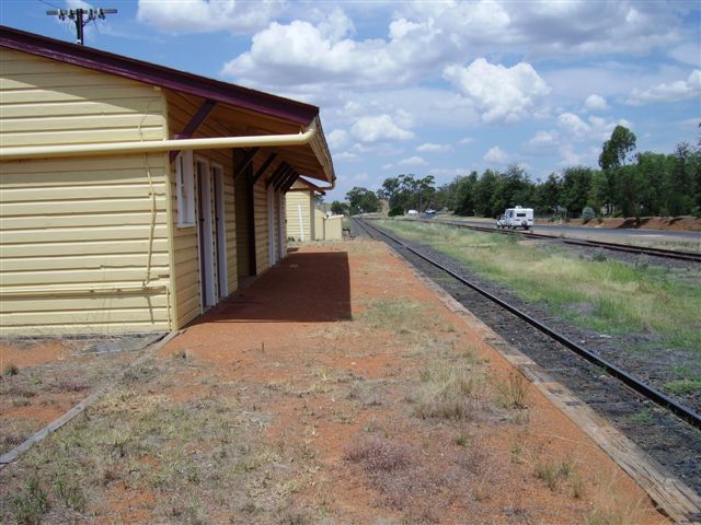 The view looking south along the platform towards Mudgee.