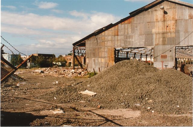 
The remains of the Alexandria Goods Yard, just prior to its removal.  This is
the view from Garden Street looking south-west towards Henderson Rd.

