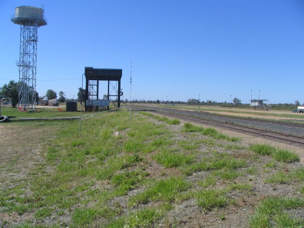 
The view from the platform looking north towards Munigindi.
