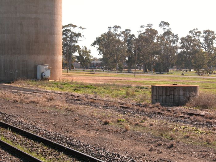 
The one-time goods shed was located between the silo and the jib crane (also
gone).
