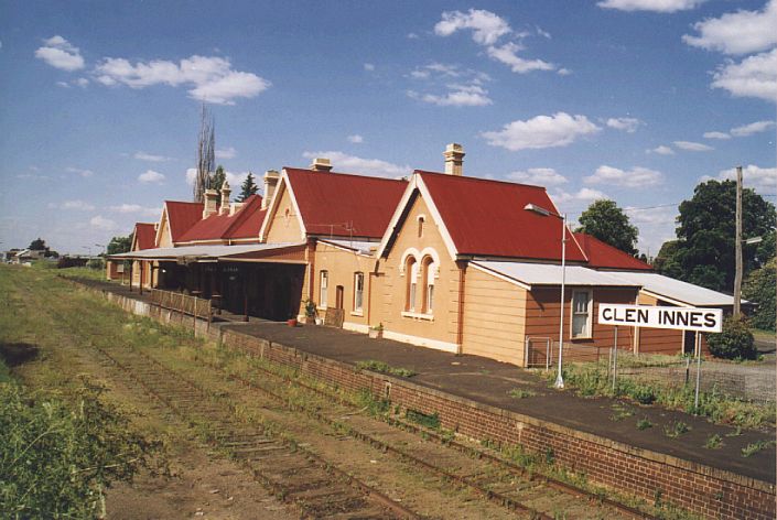 
The station building at Glen Innes has been re-used at a refreshment
centre and club room.
