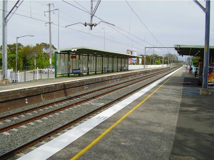 The view from the up platform at Heathcote station looking south towards Wollongong.