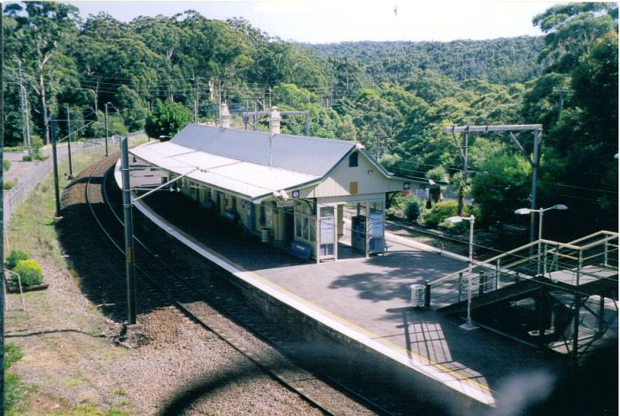 
A view of the modern second Helensburgh station.
