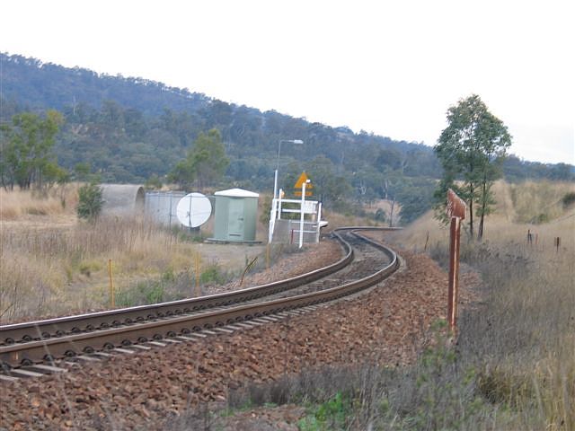 
The short platform at Hilldale, looking towards Maitland.
