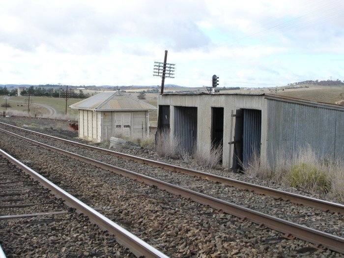 The signalling hut and gangers shed stands between the main line and the branch.