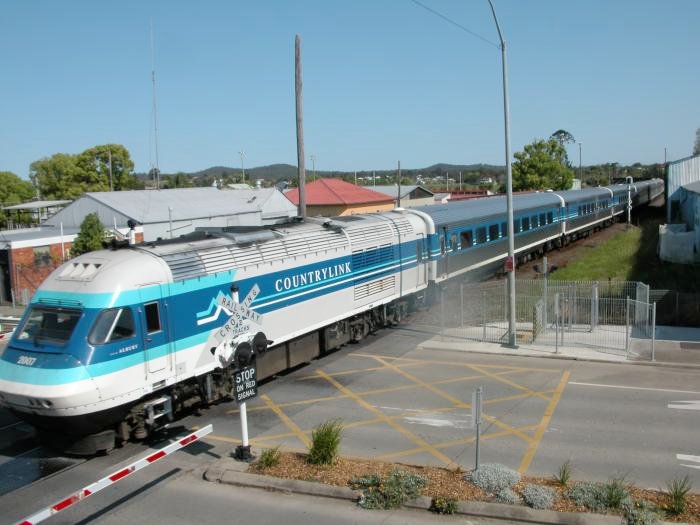 The Brisbane-bound XPT approaches Kempsey station.