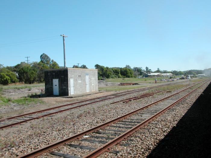 The loop line, siding and local panel hut at Kendell.