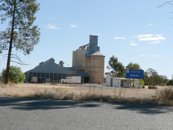 The location is dominated by a modern GrainCorp silo.