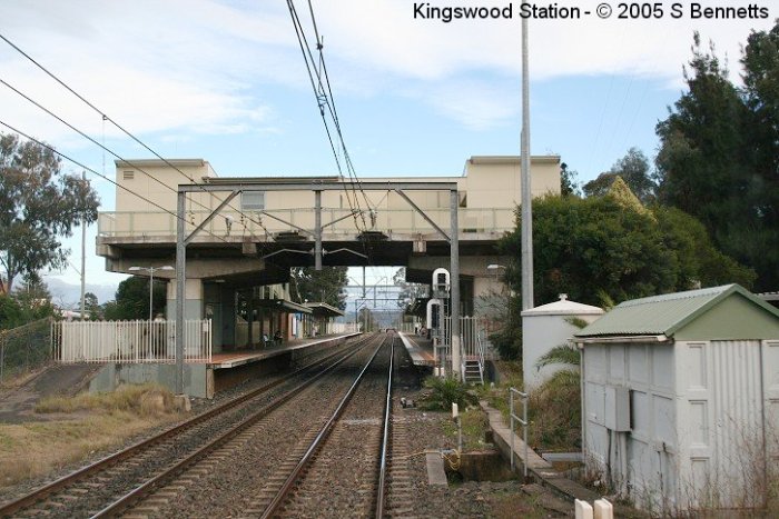 The view looking west of the Sydney end of the station, from the rear of a Sydney-bound train.