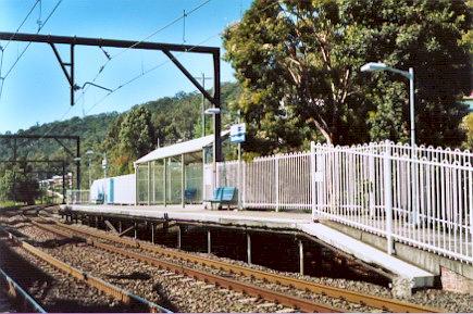 
The northbound (Gosford) platform looking towards Woy Woy.
