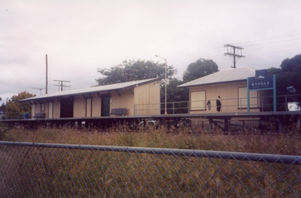 A view of Kyogle station building looking north towards the Queensland border.