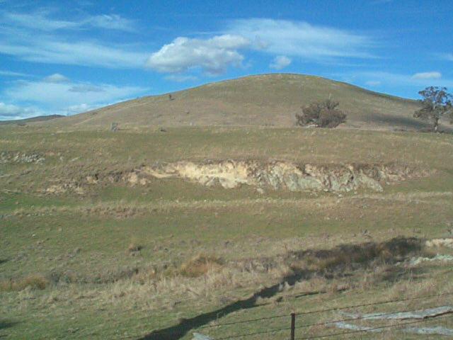 
A shot of the formation about 1km south of the Hume Highway.
