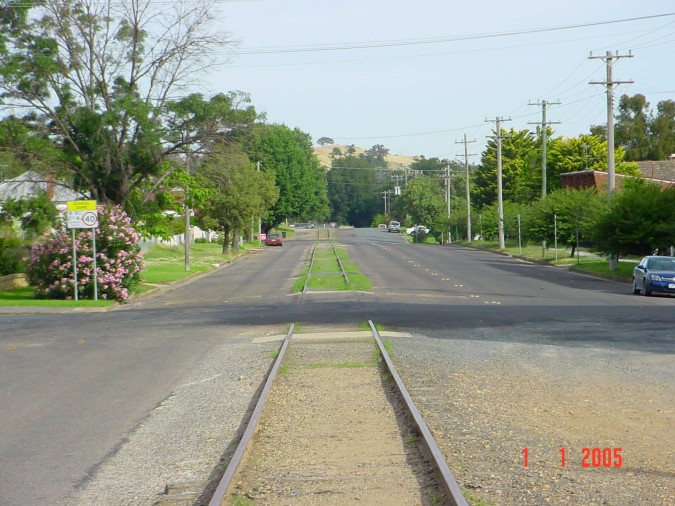 
The view of the Meehan Street crossing, looking back up the line towards
Rossie and Bridge Streets.
