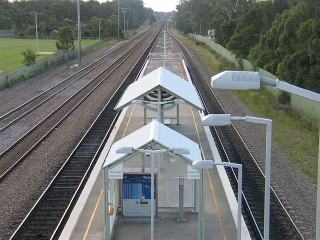 
The view of the island platform looking west towards Newcastle, with the
Coal Roads on the far left.
