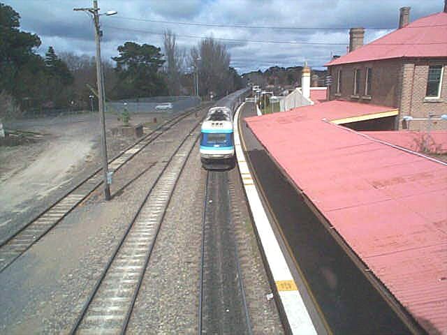 
A Countrylink XPT train, on its scheduled stop at Moss Vale.
