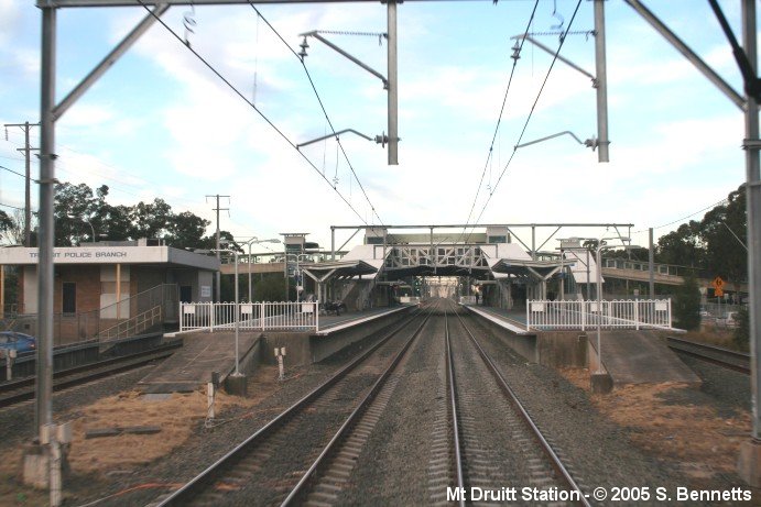 A view of the western end of Mt Druitt station from a drivers point of view. Photo taken from rear of a Blue Mountains train looking east.